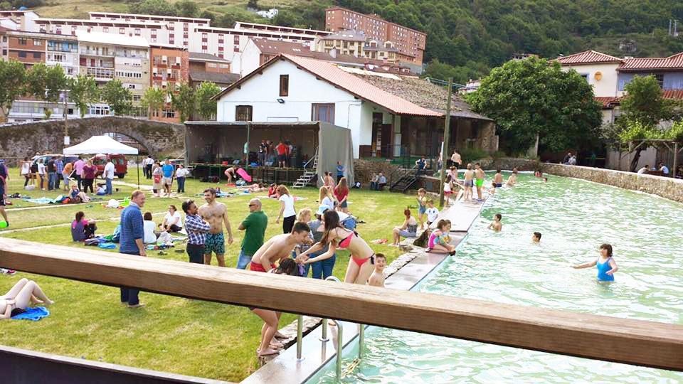 Hostal Los Nogales Cangas De Narcea Extérieur photo